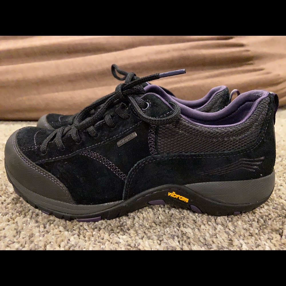 DANSKO Paisley Plum Purple Waterproof Shoes Sz 8.5